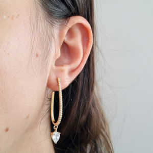 Argola Cravejada com Pingente Gota